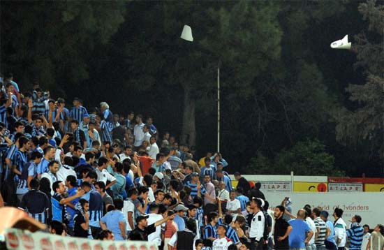 Adana Demirspor taraftarları çıldırdı