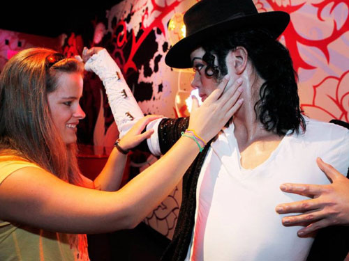 Dünya Michael Jackson özlüyor