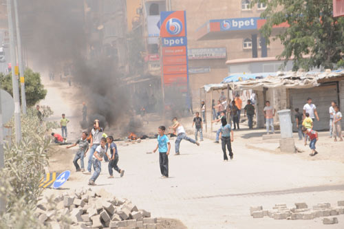 Cizre'de ortalık savaş alanına döndü