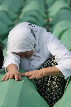 Srebrenica katliamının kurbanları anılıyor