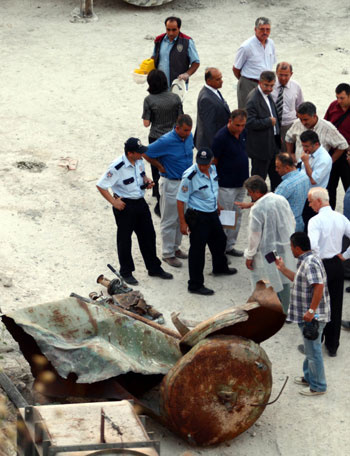 İzmir'de patlama iki can aldı