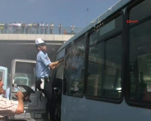İstanbul'da minibüsçü isyanı