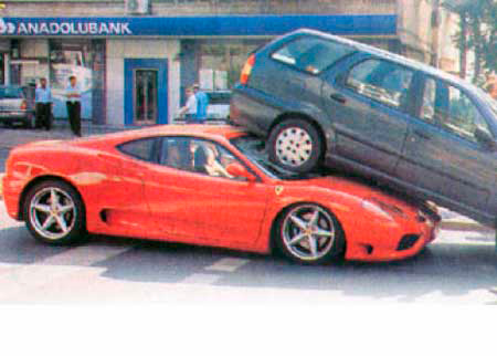 Ferrari de çarpılmaz ki!