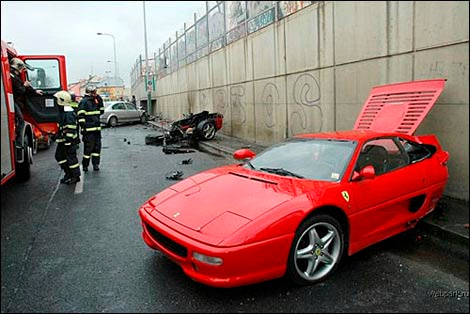 Ferrari de çarpılmaz ki!