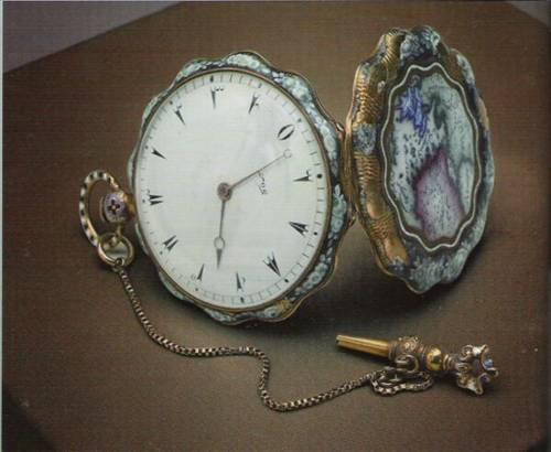 Topkapı Sarayı'nda sergilenen bazı antika saatler