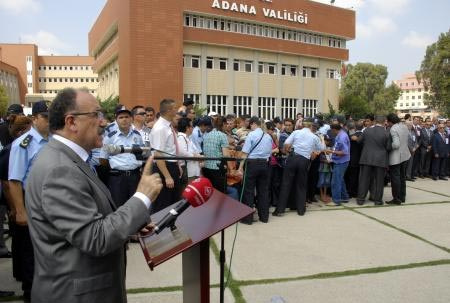 Güler misin ağlar mısın?