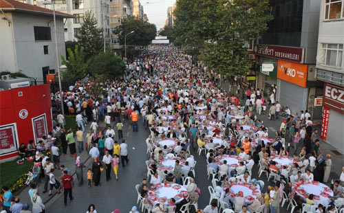 Bu iftar sofrası tam 20 bin kişilik! 