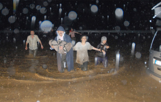 Rize'de heyelan can aldı