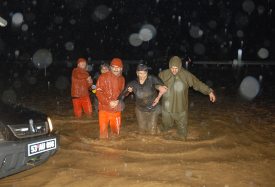 Rize'de heyelan can aldı