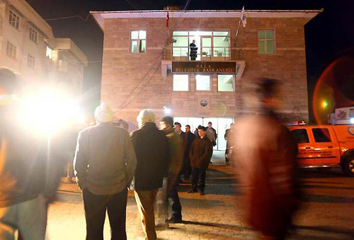 Deprem Balalıları sokağa döktü