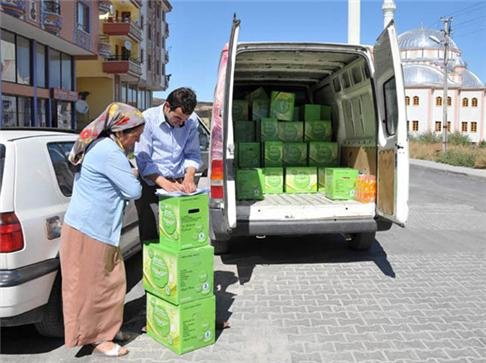 Belediyenin yardımları devam ediyor