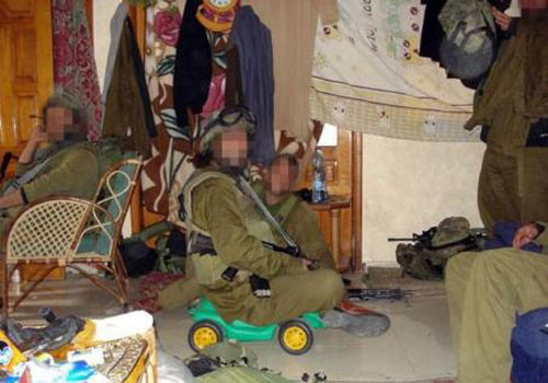 İsrailli askerlerin yeni rezaletleri