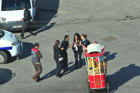 Taksim'deki mahşeri fotoğrafladı