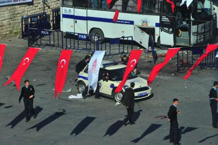 Taksim'deki mahşeri fotoğrafladı