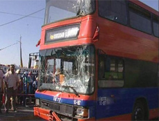 İstanbulda korkunç kaza İETT otobüsü 2 can aldı 