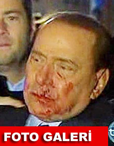 Berlusconinin suratını böyle&nbsp; dağıttılar!  - Resim: 0