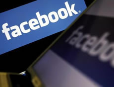 Facebook'ta çıplak fotoğraf intiharı