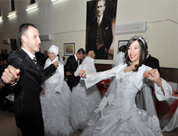 Tutuklu aşıklara resmi nikah kıyıldı