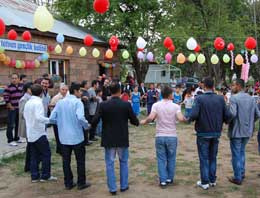 Tatvan Gençlik Kulübü
den kutlama