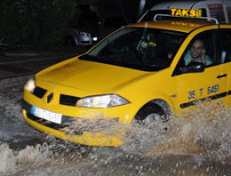 İzmir yağmura teslim oldu