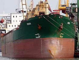 Somali'deki Türk gemisi serbest