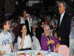 Başkan'dan şehit ailelerine iftar