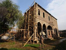 Büyük İzmir yangınından kurtulan tek kilise 