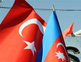 Azerbaycan’da Türk bayrağına yasak