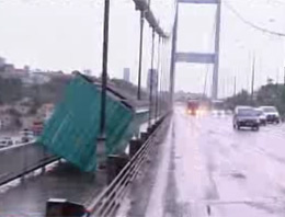 Köprüdeki o konteyner kaldırıldı (video) 