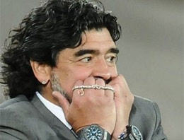 Maradona uslanacak gibi değil