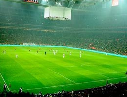 İşte Arena'da Erdoğan'ı ıslıklayan yazar