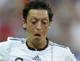 Mesut Özil resmen şov yaptı 