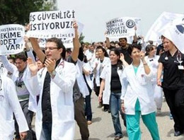 Doktorlar Taksim'e çıkıyor