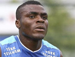 Emenike Fenerbahçe'ye yalvardı