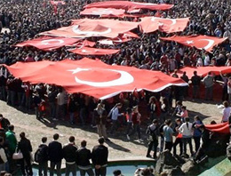 Terör saldırılarına Kartal'da protesto