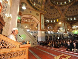 Cuma namazı için kadınlara özel cami