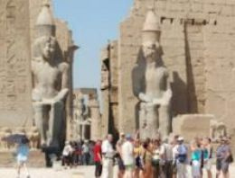 Mısır'da turizm ve İslamcılar