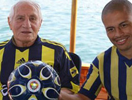 Alex'ten Lefter'e çubuklu mesaj!