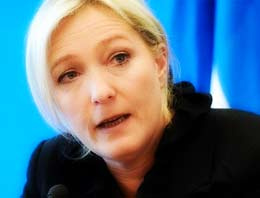 Le Pen'den Sarkozy'ye tehdit