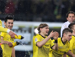 Dortmund aldı başını gidiyor