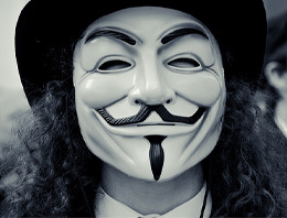 Anonymous'a destek suç