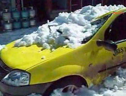 Kar yığını taksiyi bu hale getirdi