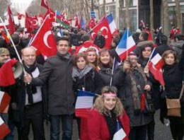 Fransa'da Türk derneklerini fişlediler