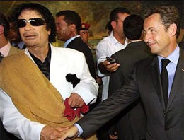 Kaddafi yardımı Sarkozy'i çıldırttı!