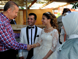 Erdoğan'dan çat kapı düğün ziyareti!