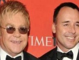 Elton John sevginin gücüne inanıyor