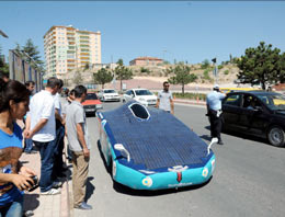 Güneş enerjili araba trafiğe çıktı!