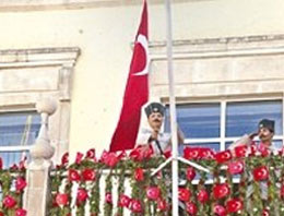İzmir'de bayrak çekme yasağı!