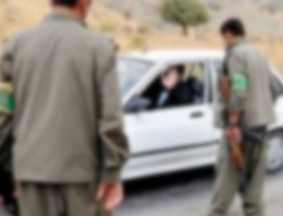 PKK yol kesip araç yaktı