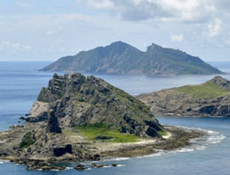 Çin tartışmalı adalara iki filo gönderiyor!